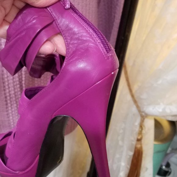 BCBGeneration FUCHSIA PINK SOFT BUTTERY LEATHER SANDALS NEW CONDITION SZ 10 M - Picture 10 of 16